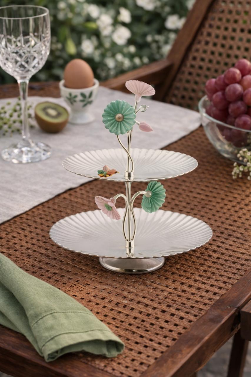 Daisy Two Tier