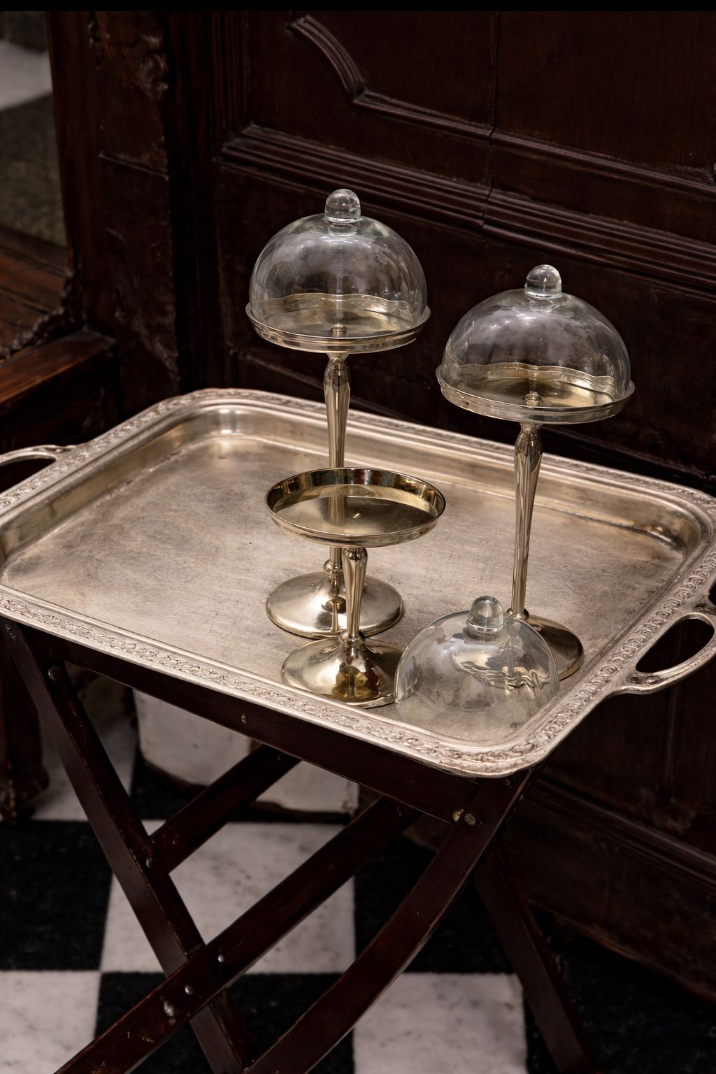 Set Of 3 Stands With Lids