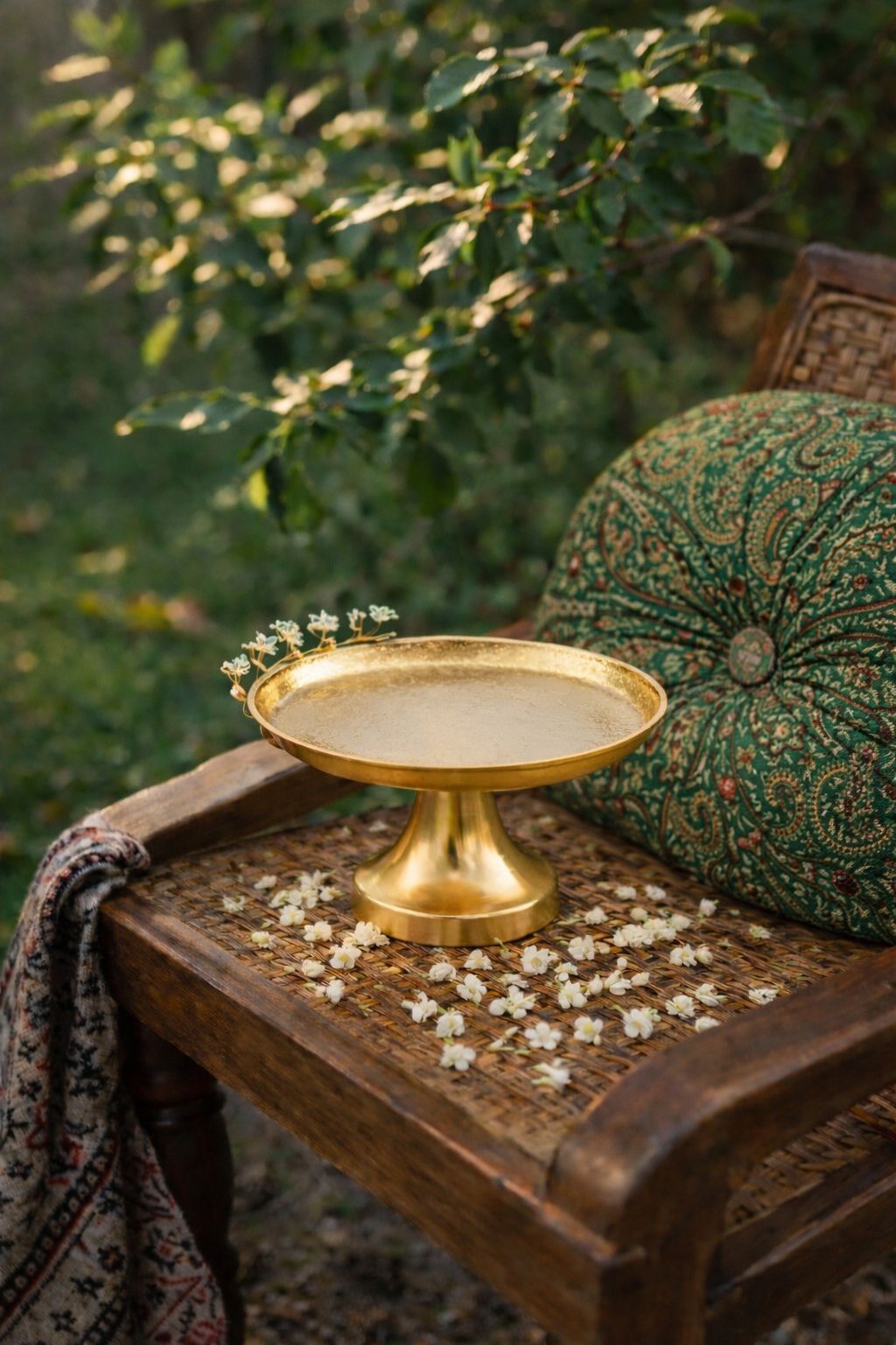 Honey Flower Cake Stand