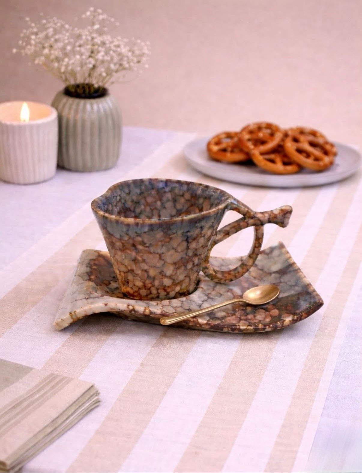 Pretzel Mug with Plate